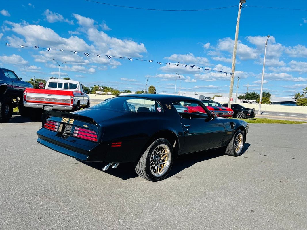 Pontiac-Trans-Am-1978-Coupe-4