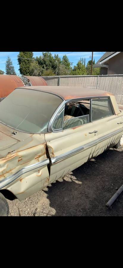Pontiac-bonneville-1962-yellow-8