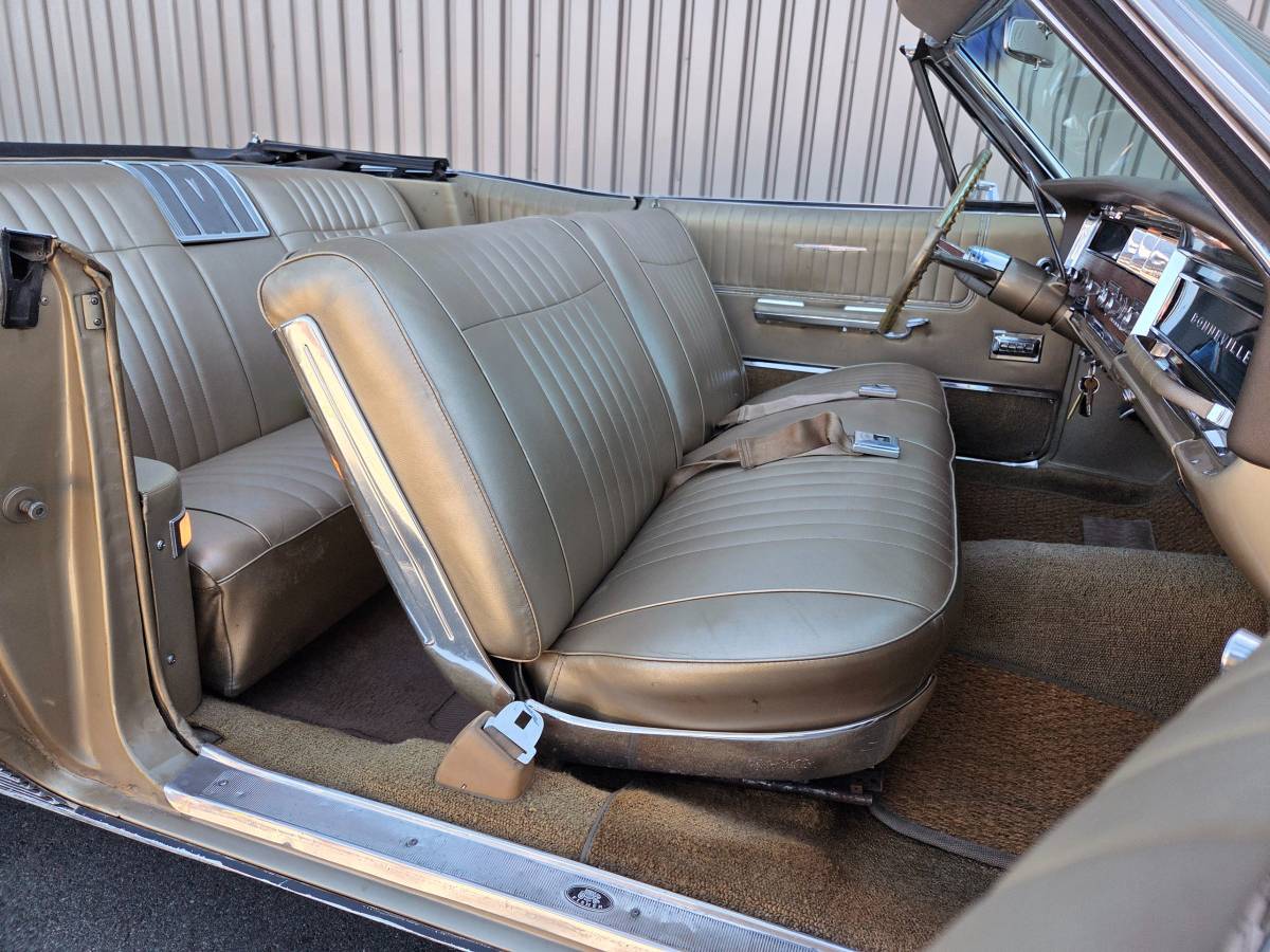 Pontiac-bonneville-1966-21