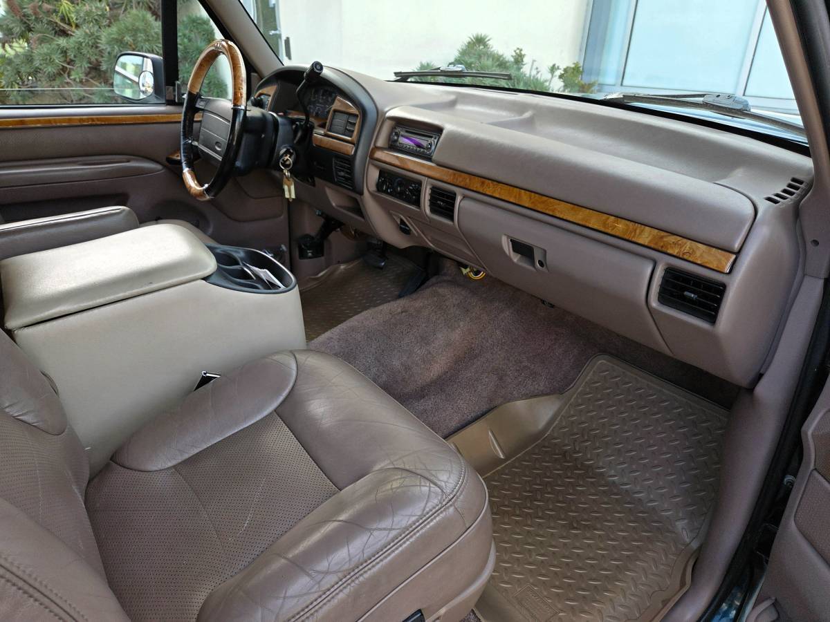Pontiac-bonneville-1966-23