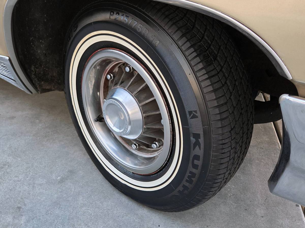 Pontiac-bonneville-1966-7