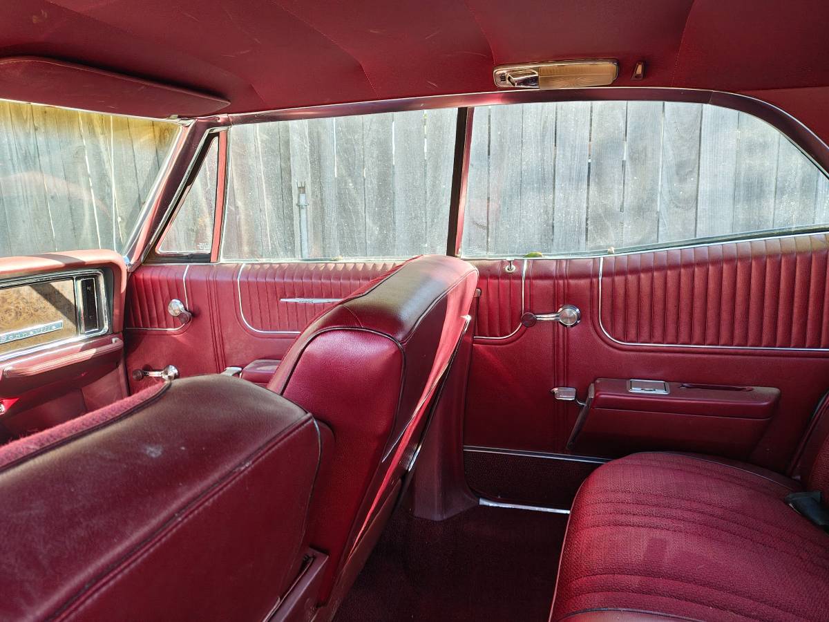 Pontiac-bonneville-1967-white-11