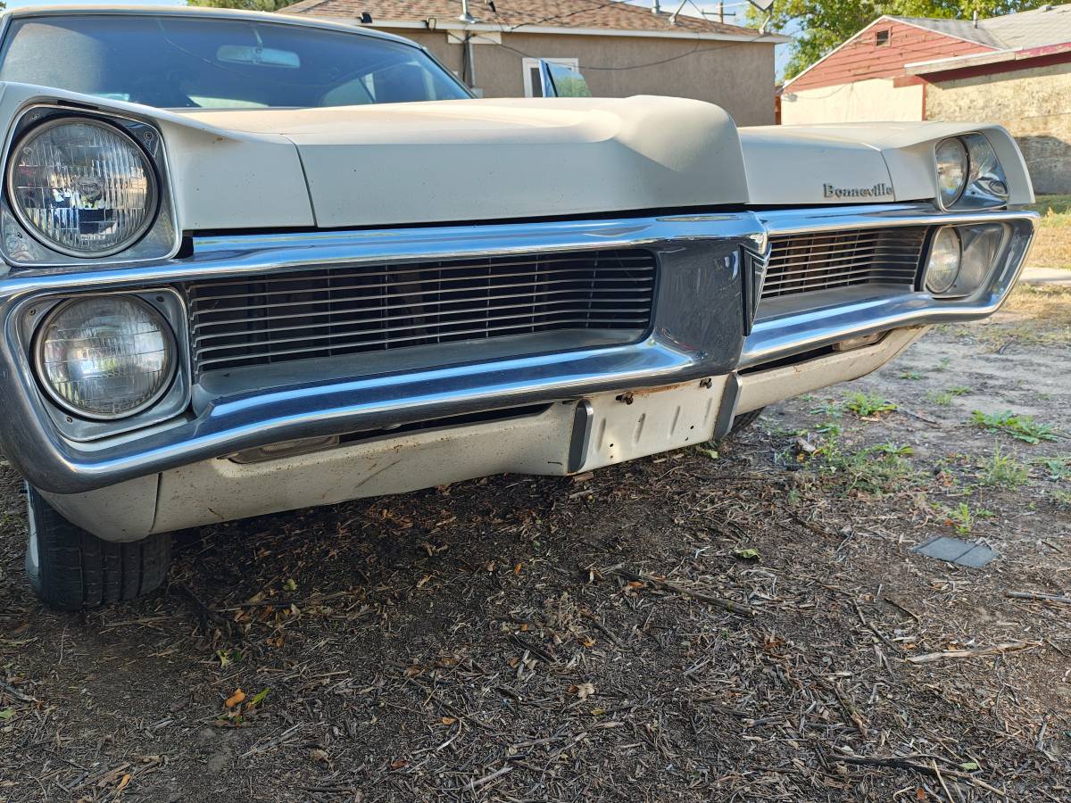 Pontiac-bonneville-1967-white-15