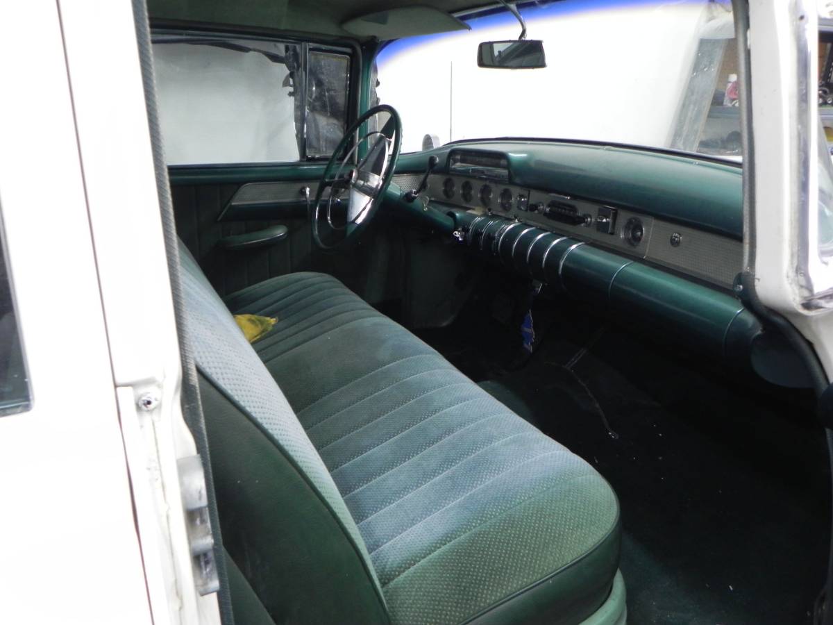 Pontiac-bonneville-1967-white-8