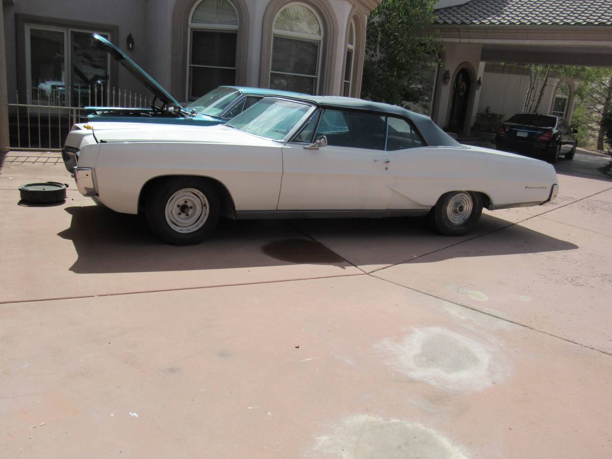 Pontiac-bonneville.-1967-white-1