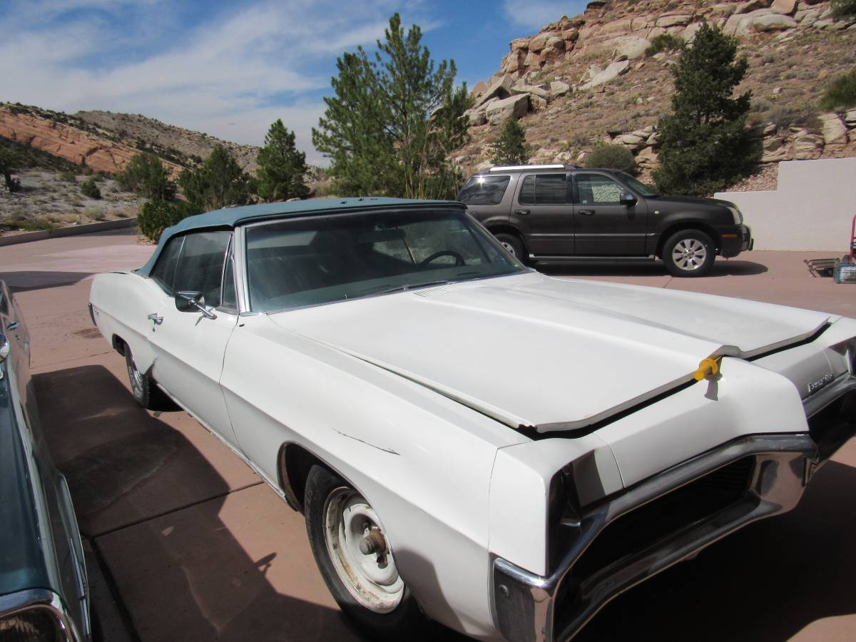 Pontiac-bonneville.-1967-white-2