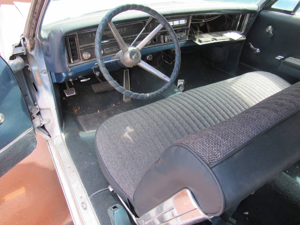Pontiac-bonneville.-1967-white-8