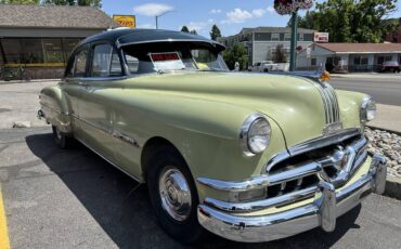 Pontiac-chieftain-1951-green-1