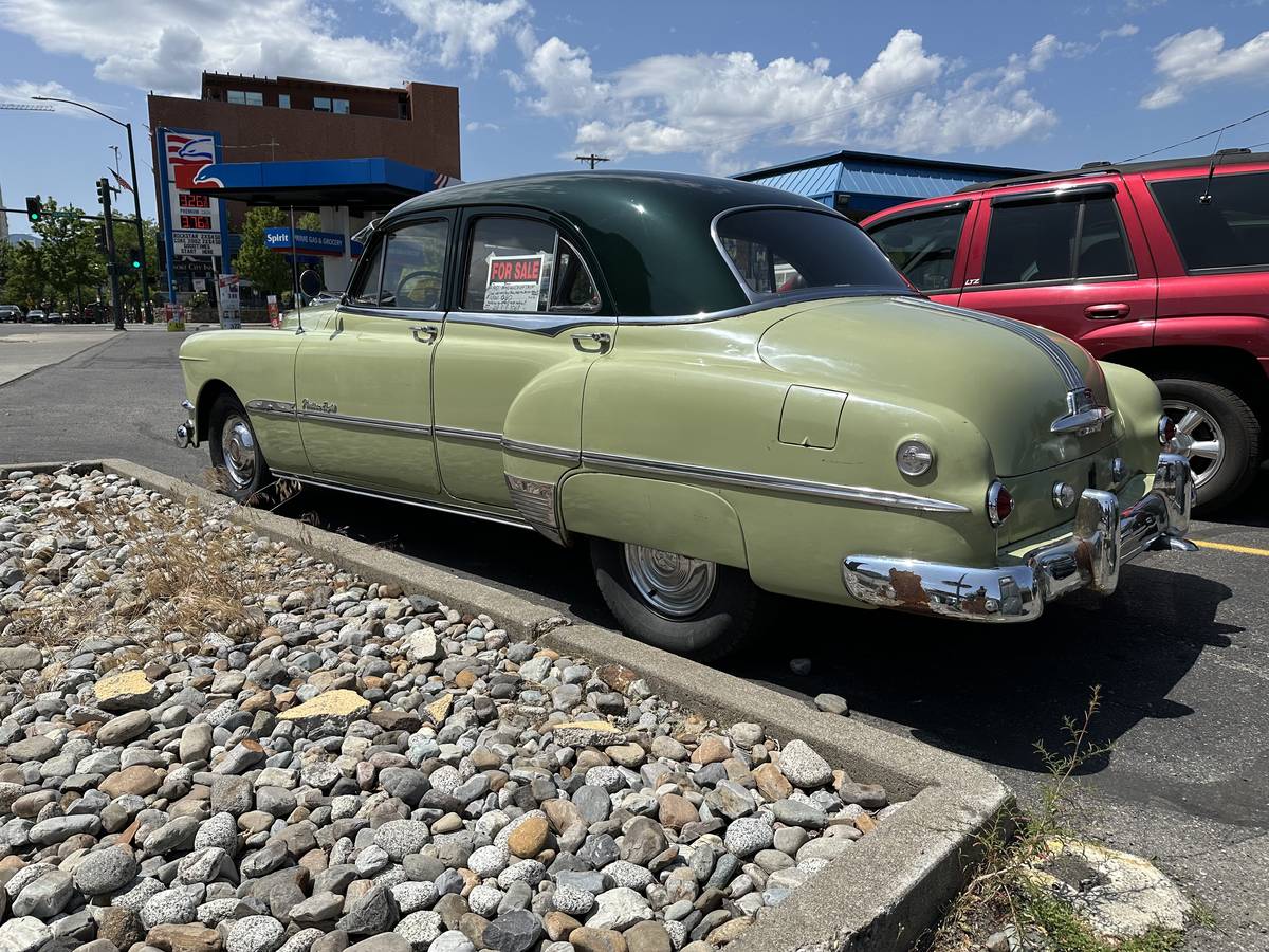Pontiac-chieftain-1951-green-3