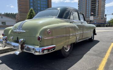 Pontiac-chieftain-1951-green-4