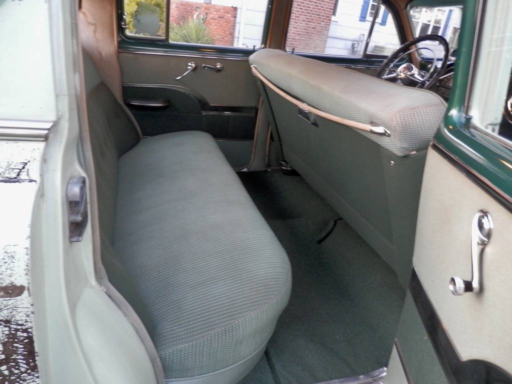 Pontiac-chieftain-1953-green-13