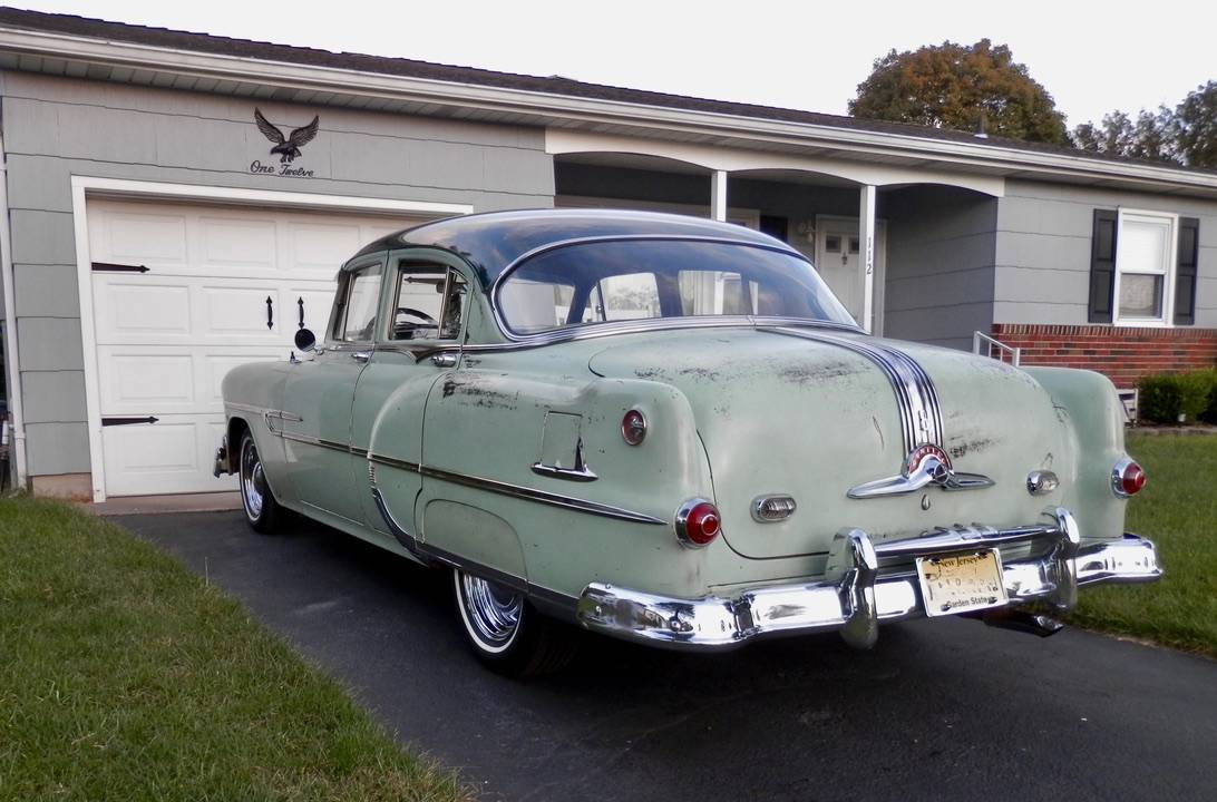 Pontiac-chieftain-1953-green-14