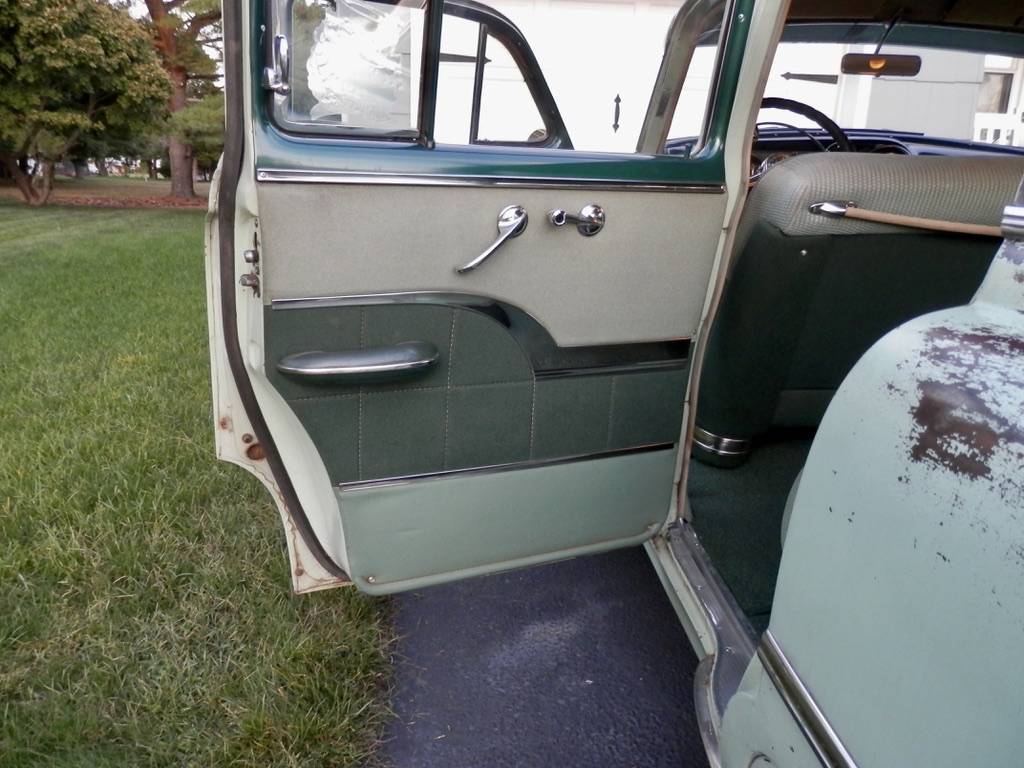 Pontiac-chieftain-1953-green-23