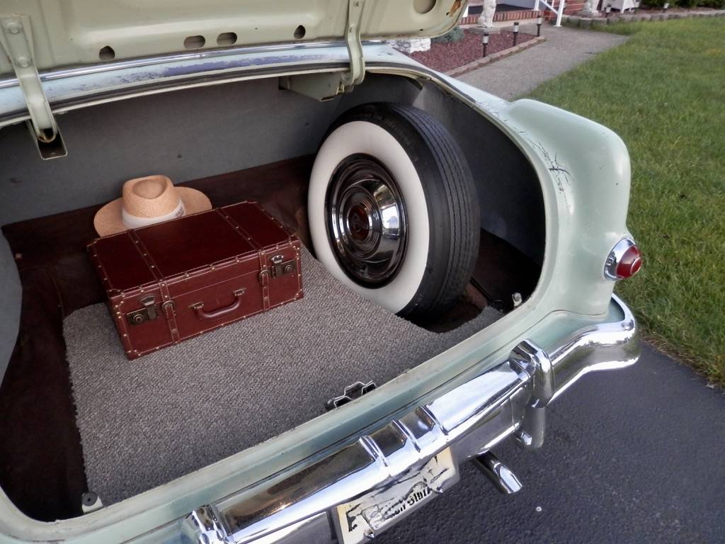 Pontiac-chieftain-1953-green-5