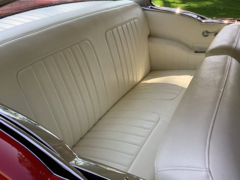 Pontiac-chieftain-1957-red-3