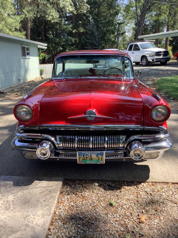 Pontiac-chieftain-1957-red-7