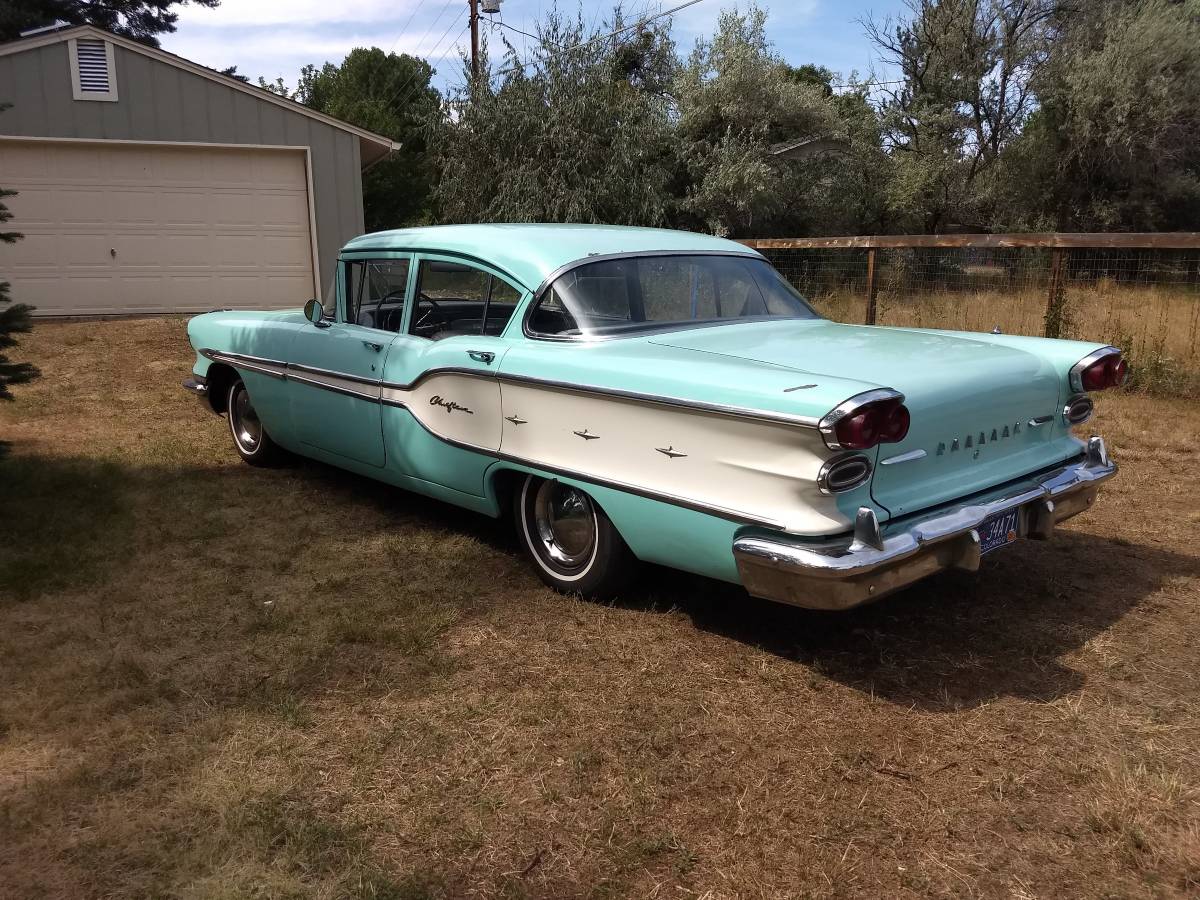 Pontiac-chieftain-1958-custom-1