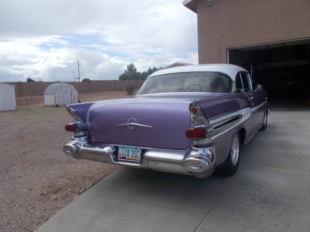 Pontiac-chieftan-1957-purple-2