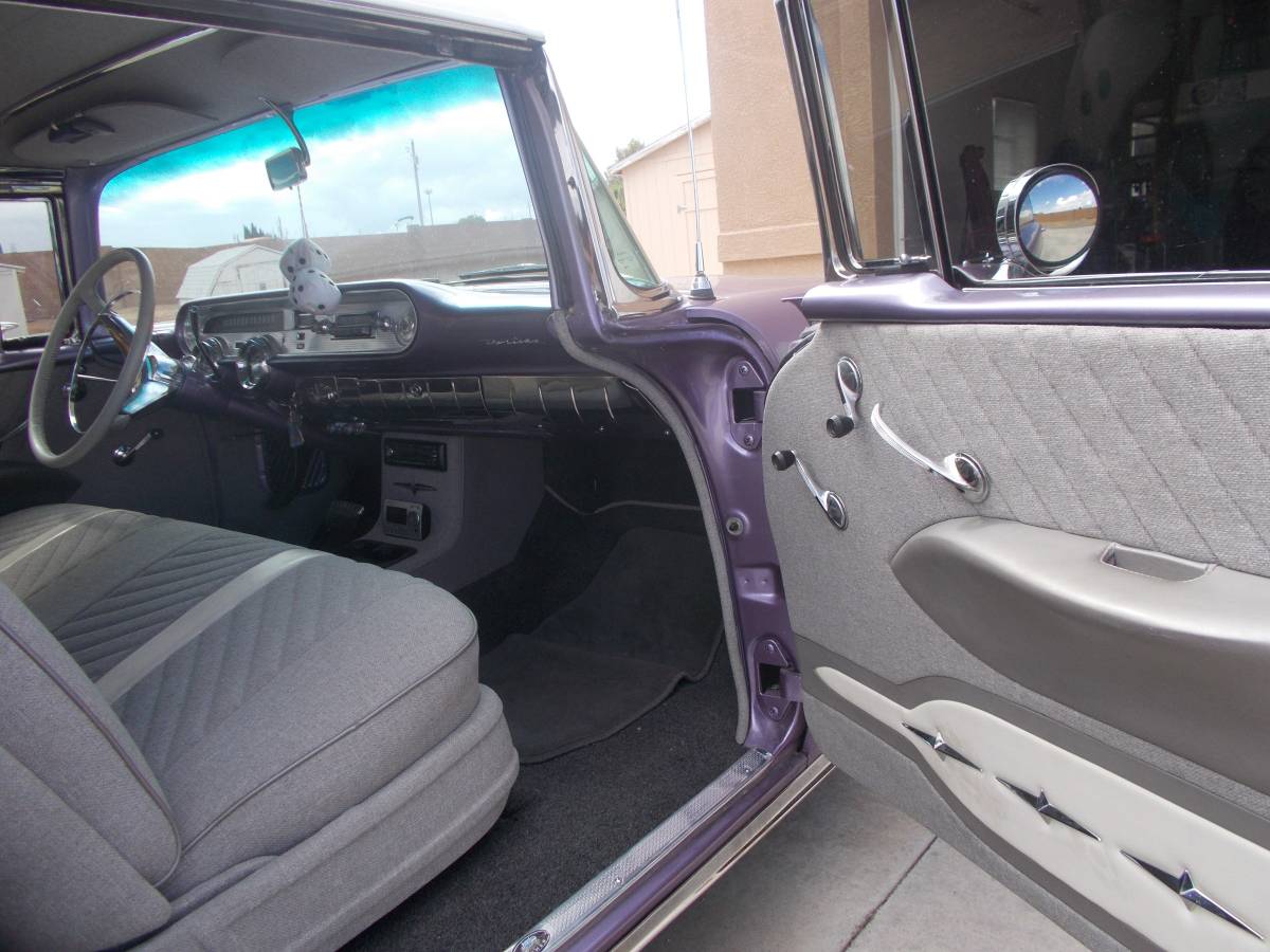 Pontiac-chieftan-1957-purple-4