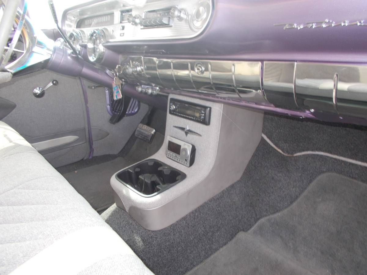 Pontiac-chieftan-1957-purple-7