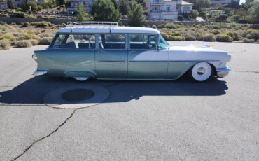 Pontiac-chieftan-wagon-1956-green-10