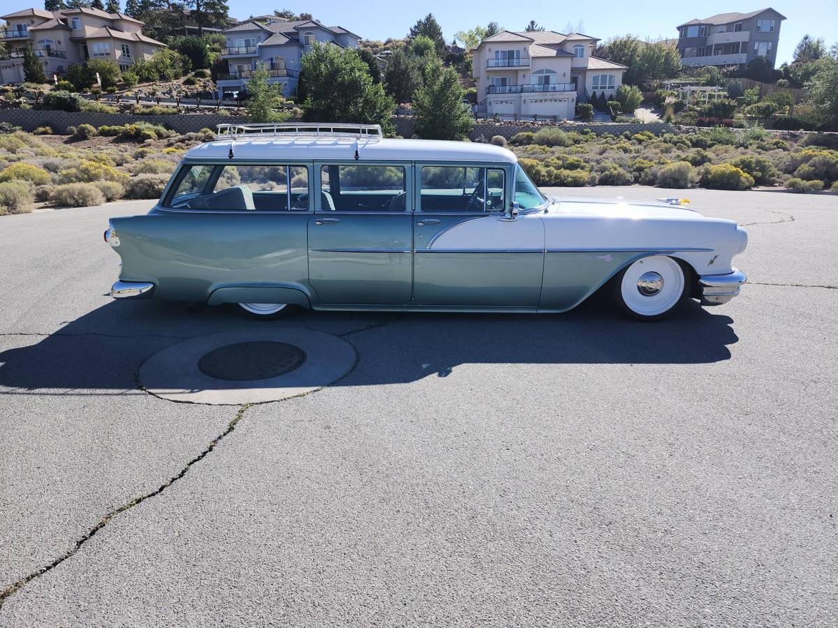 Pontiac-chieftan-wagon-1956-green-10