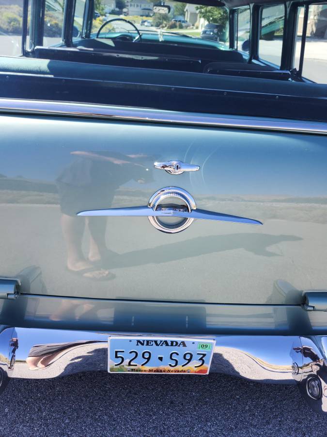 Pontiac-chieftan-wagon-1956-green-12