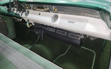 Pontiac-chieftan-wagon-1956-green-15