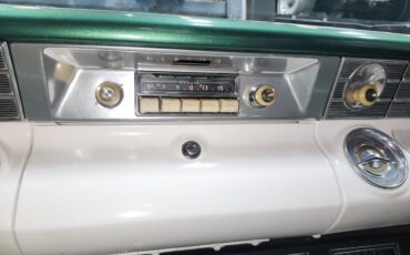 Pontiac-chieftan-wagon-1956-green-16
