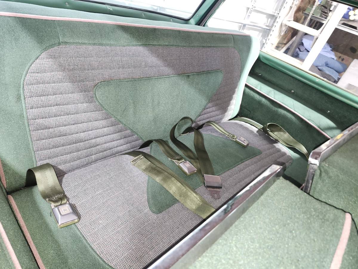 Pontiac-chieftan-wagon-1956-green-4