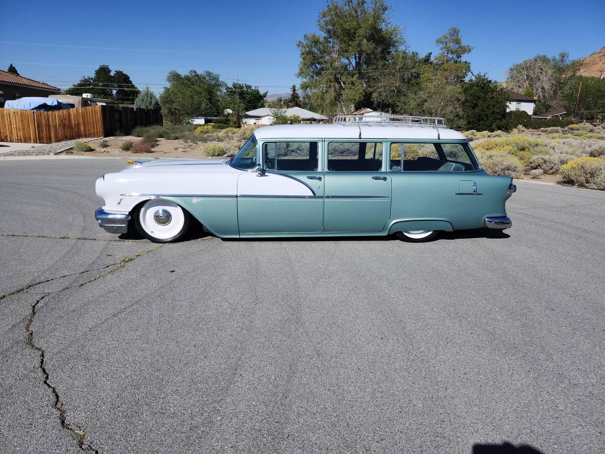 Pontiac-chieftan-wagon-1956-green-9