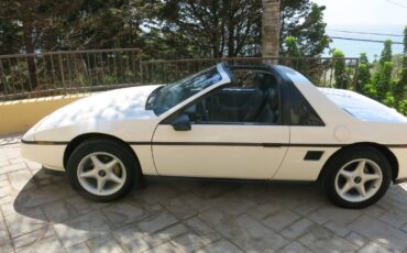 Pontiac-fiero-1988-white-14