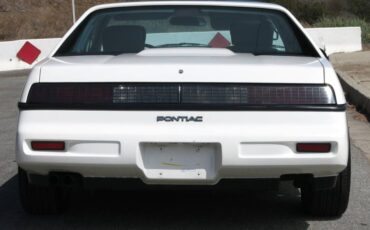 Pontiac-fiero-1988-white-4