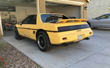 Pontiac-fiero-formula-1988-yellow-1