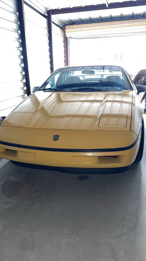 Pontiac-fiero-formula-1988-yellow-10