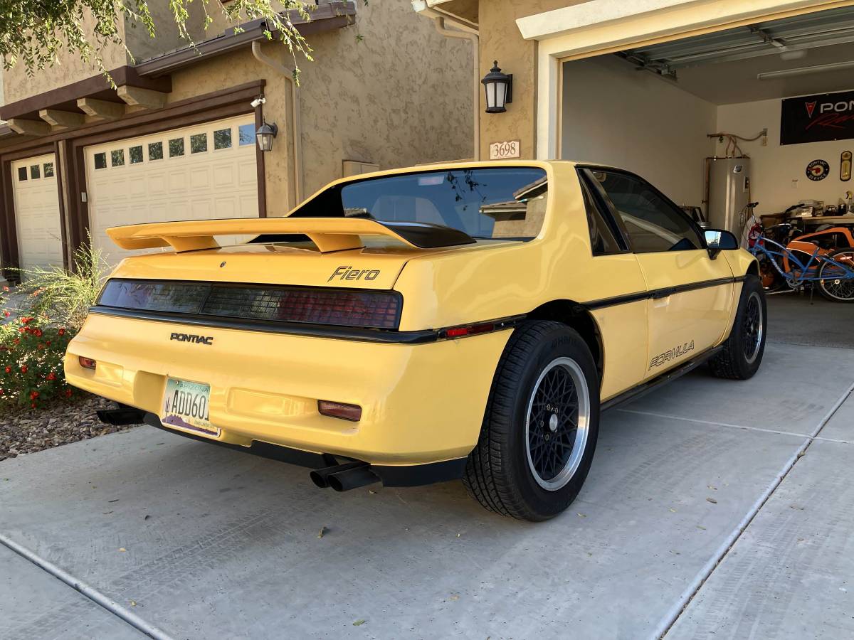Pontiac-fiero-formula-1988-yellow-16