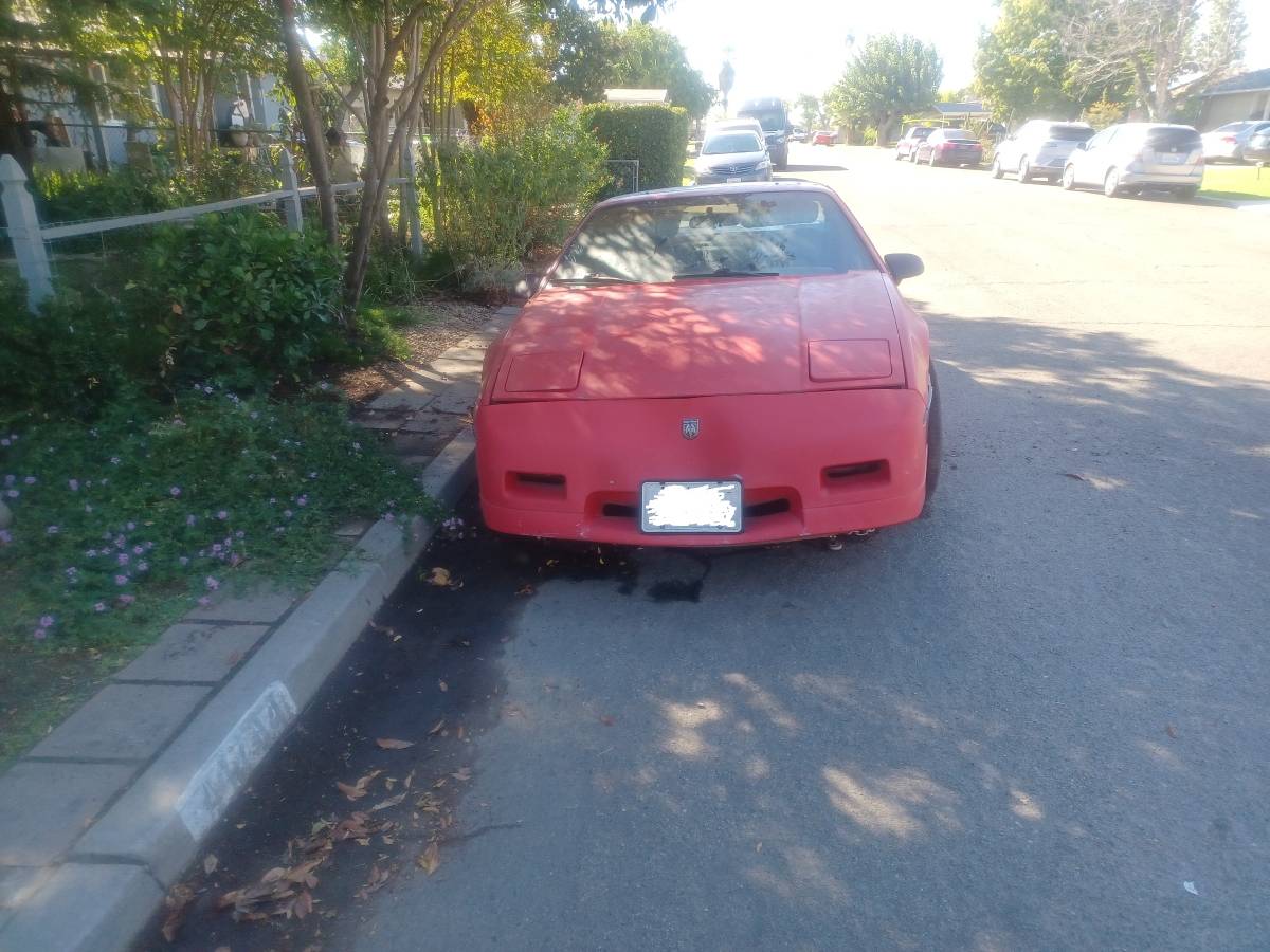Pontiac-fiero-gt-1988-red