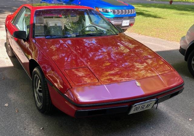 Pontiac-fiero-se-1985-red-4