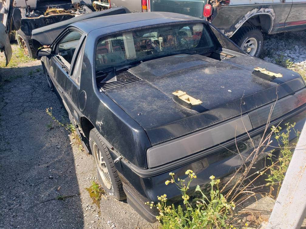 Pontiac-fiero-se-1986-black