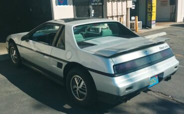 Pontiac-fiero-se-1986-silver