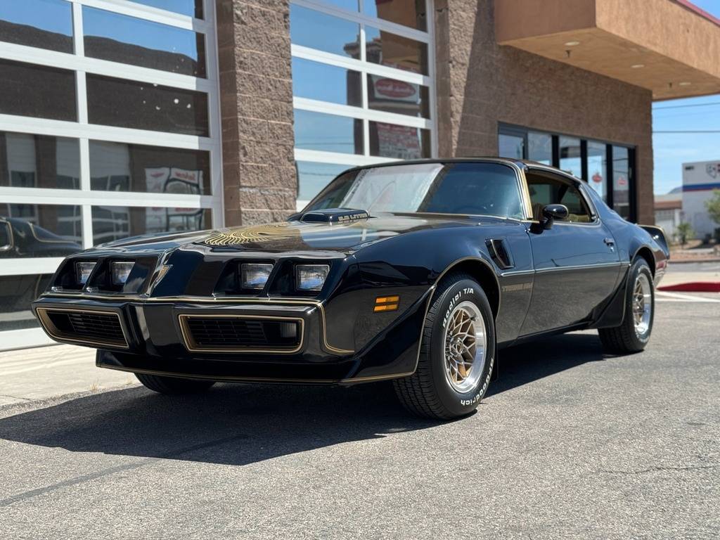 Pontiac-firebird-1981-black-157