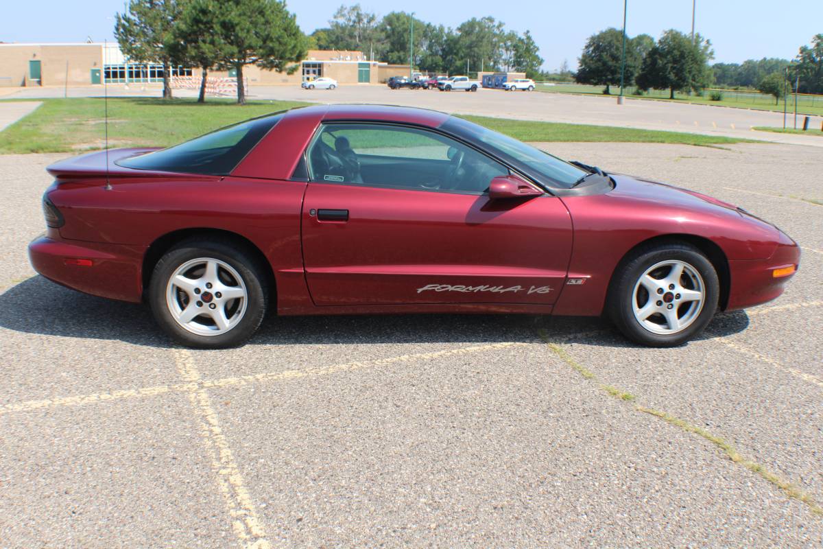 Pontiac-firebird-formula-1993-red-1
