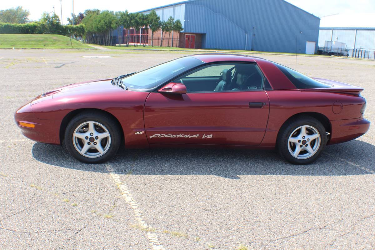 Pontiac-firebird-formula-1993-red-2