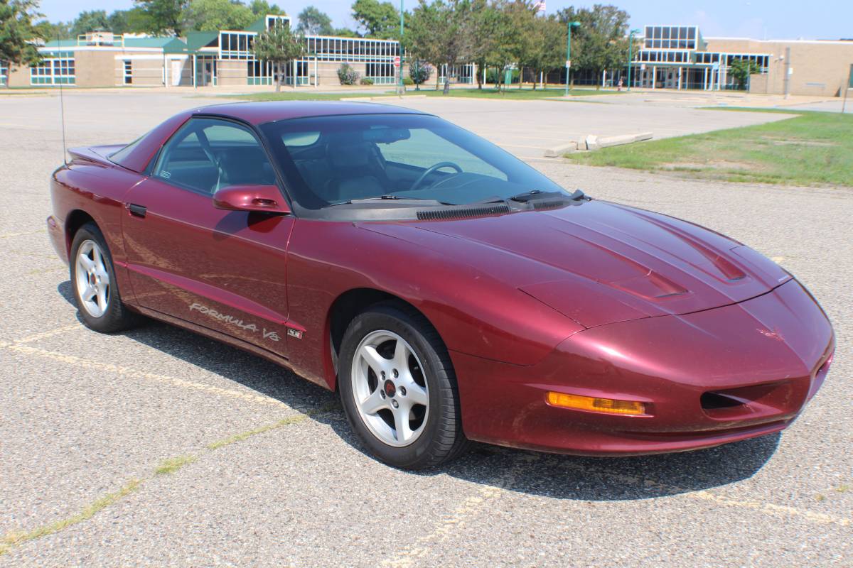 Pontiac-firebird-formula-1993-red-3