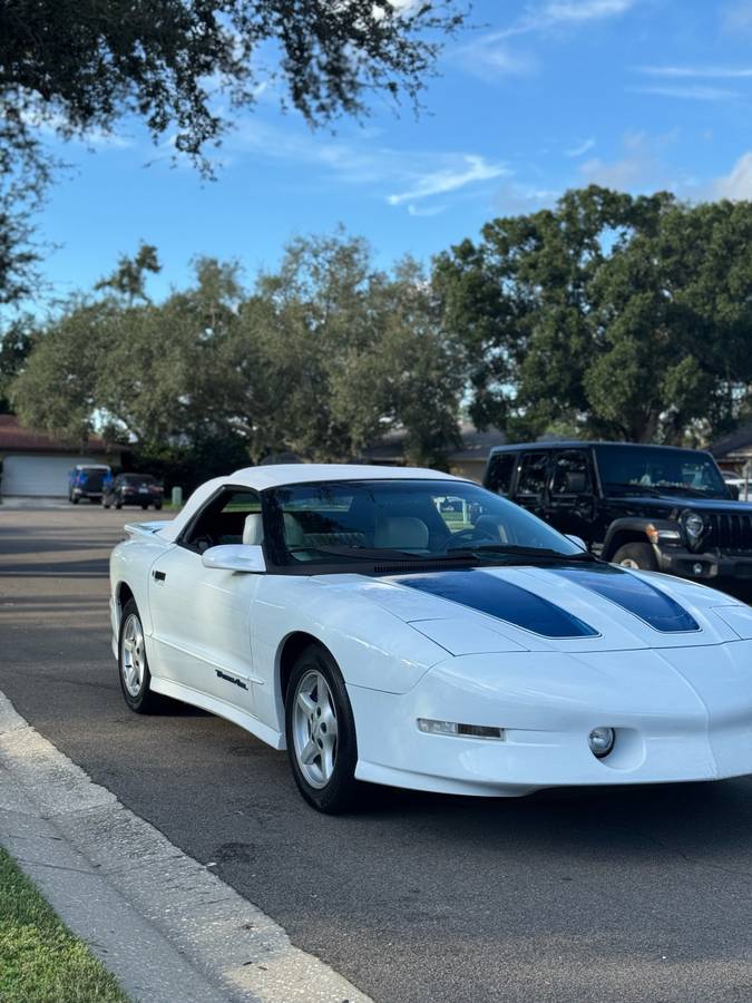 Pontiac-firebird-formula-1995-white-13
