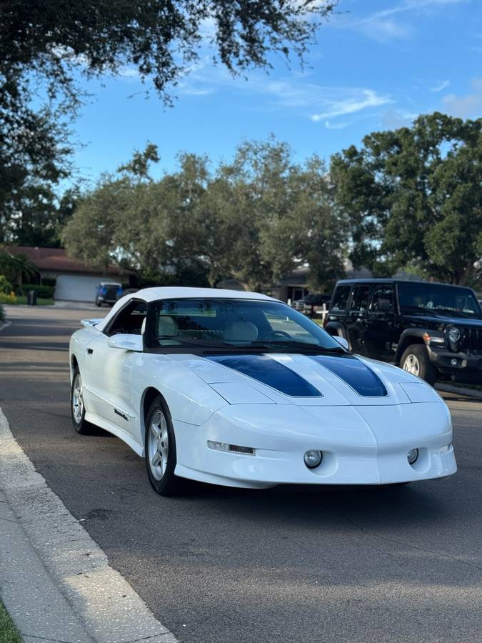 Pontiac-firebird-formula-1995-white-14