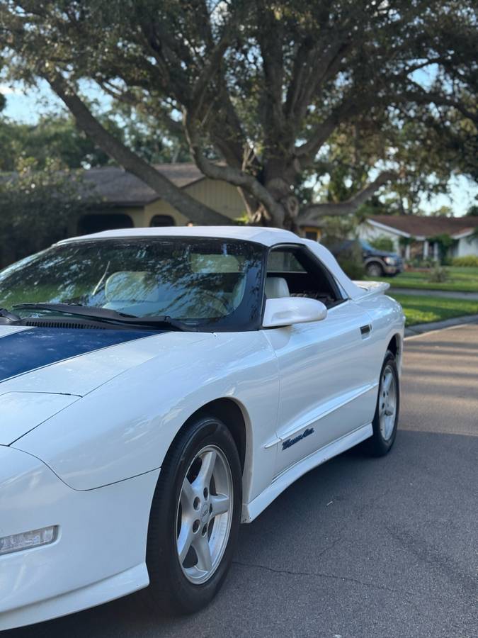 Pontiac-firebird-formula-1995-white-16