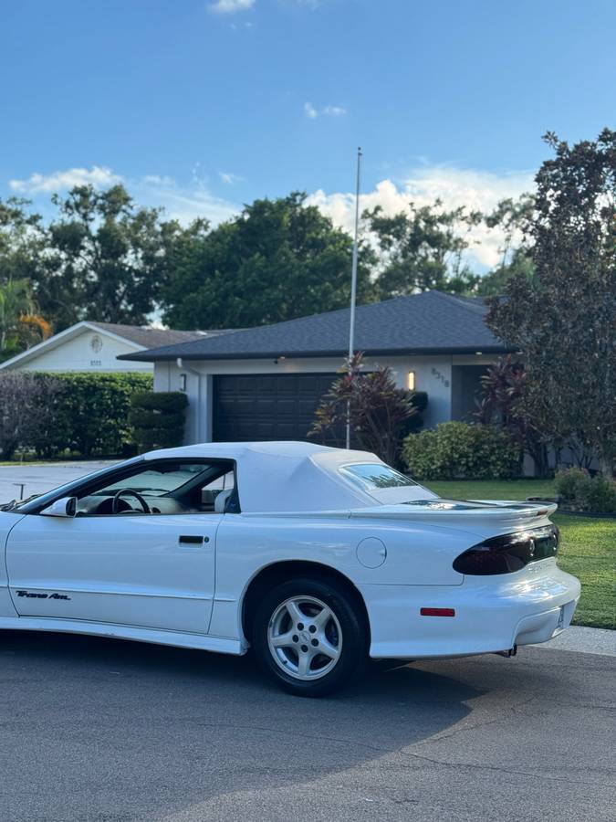 Pontiac-firebird-formula-1995-white-2