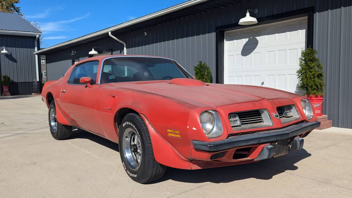 Pontiac-firebird-trans-am-1975-1