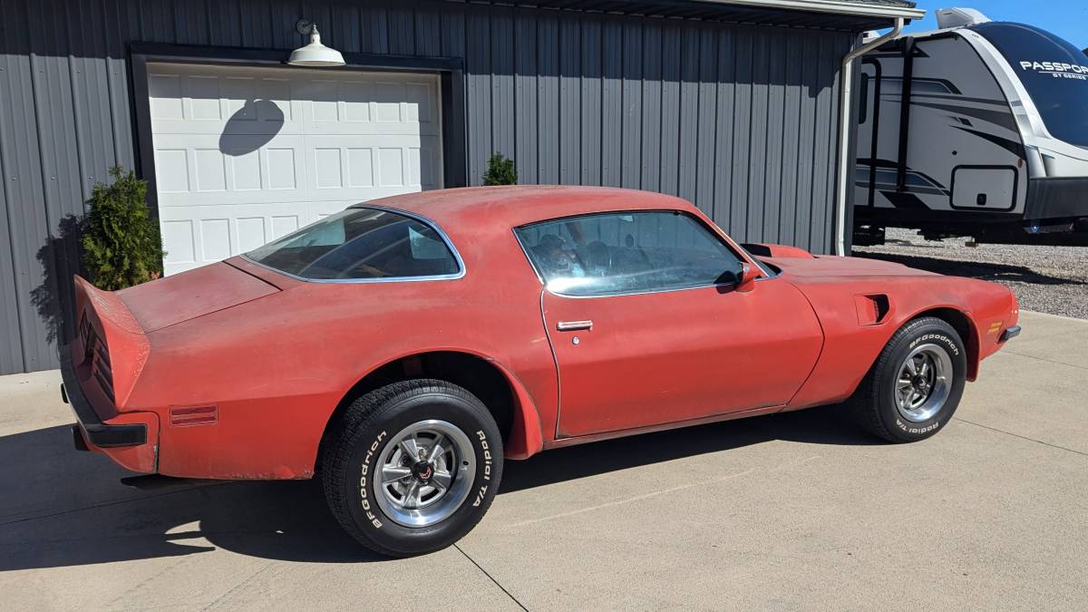 Pontiac-firebird-trans-am-1975-2